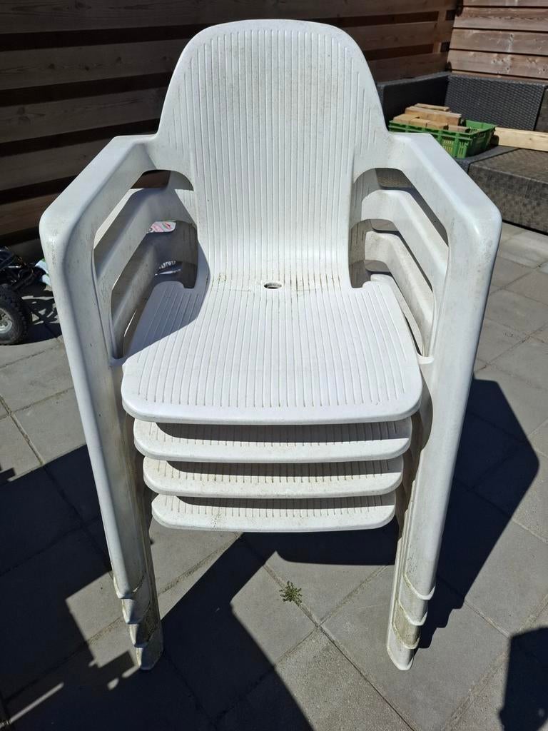 Gratis 4 tuinstoelen, Tuin en Terras, Tuinstoelen, Ophalen, Gebruikt, Plastic, Stapelbaar
