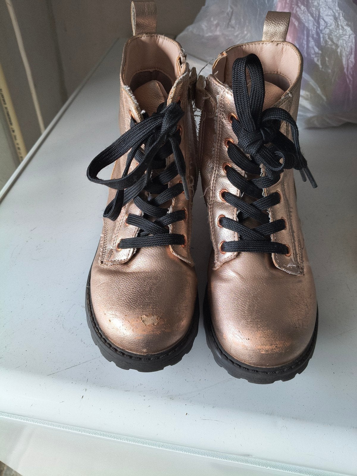 Minnie Mouse Laarzen en Nike Sportschoenen - Maat 30, Gebruikt, Meisje, Ophalen of Verzenden, Laarzen