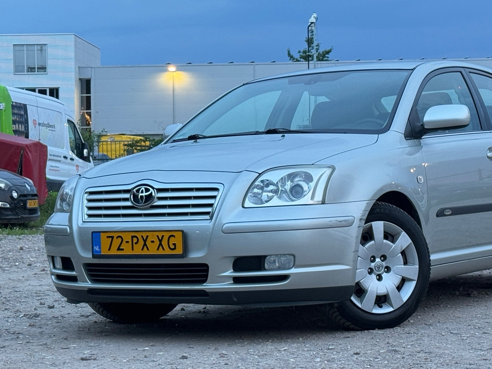 Toyota Avensis 2.0 VVTi Linea Sol/ ZEER NETJES, Auto's, Toyota, Voorwielaandrijving, 1998 cc, 4 cilinders, Origineel Nederlands