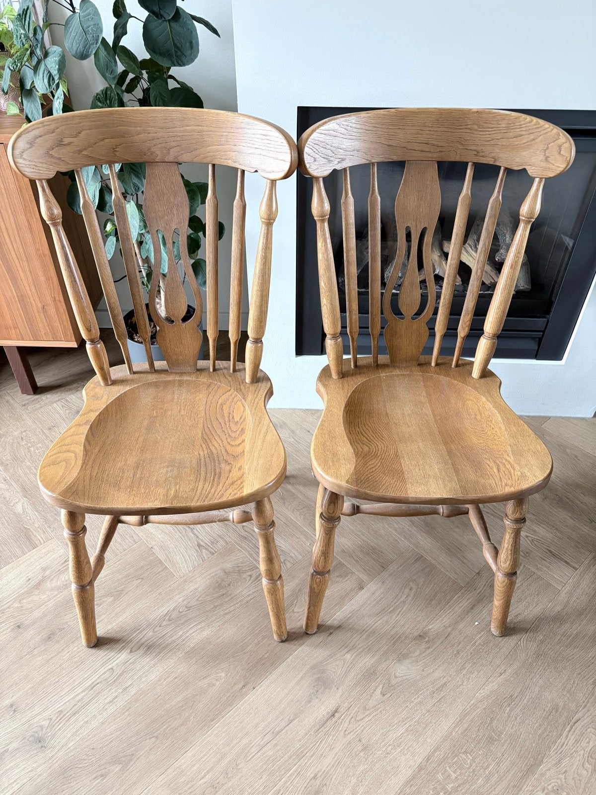 Vintage Windsor fiddleback oirschotse stoelen hout 2x, Huis en Inrichting, Ophalen, Gebruikt, Twee, Bruin