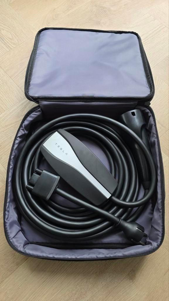 Tesla Mobiele Connector Gen 2 Laadkabel met Tas, Ophalen of Verzenden, Zo goed als nieuw, Laadkabel