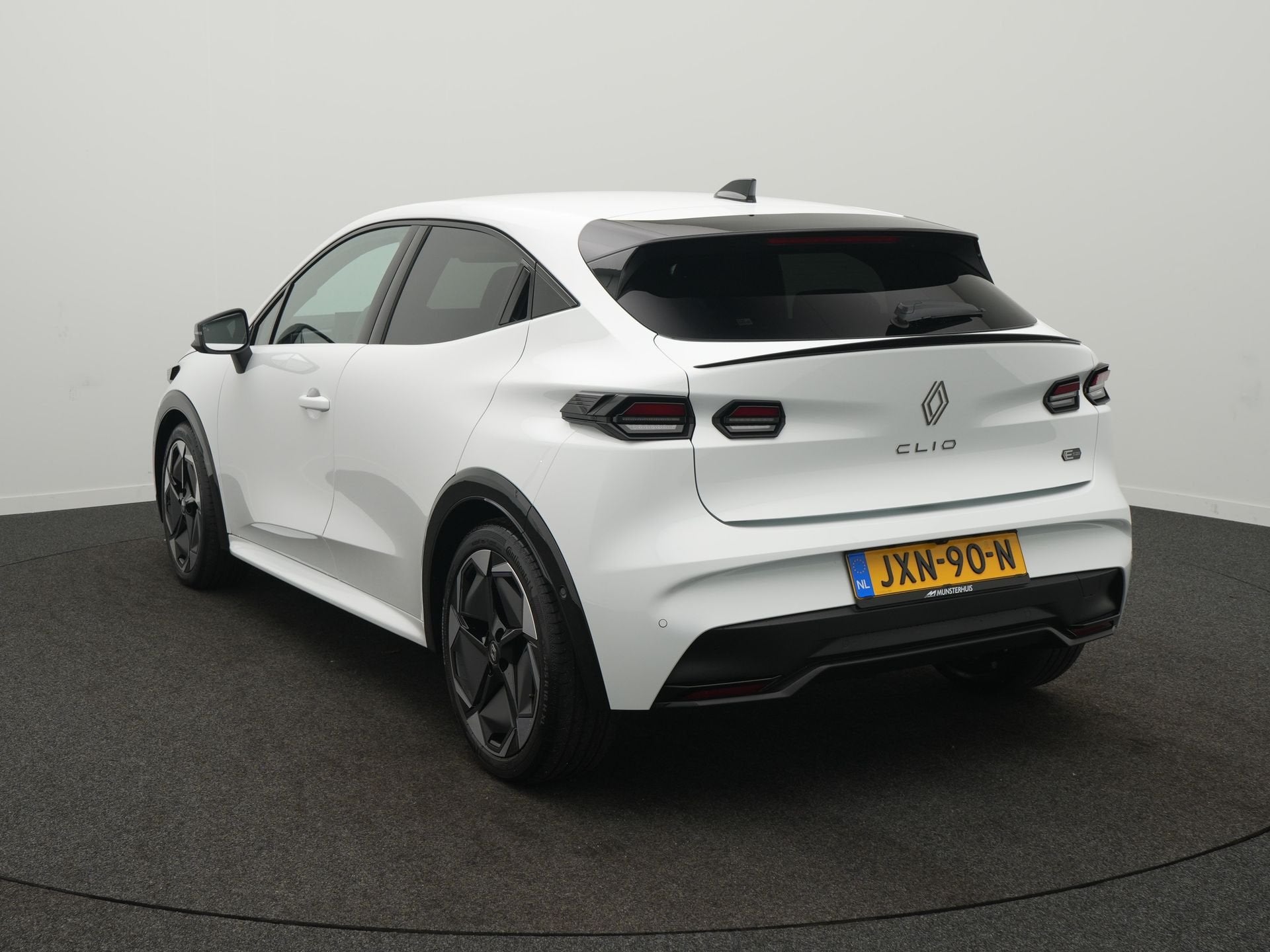 Renault Clio 1.8 Hybrid 160 Techno - RIJKLAARPRIJS - DEMO -, Auto's, 12 maanden, Gebruikt, 1246 kg, Wit