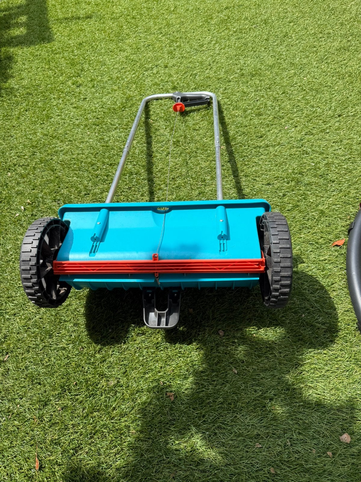 Gardena strooiwagen L, Ophalen, Zo goed als nieuw, 20 m² of meer