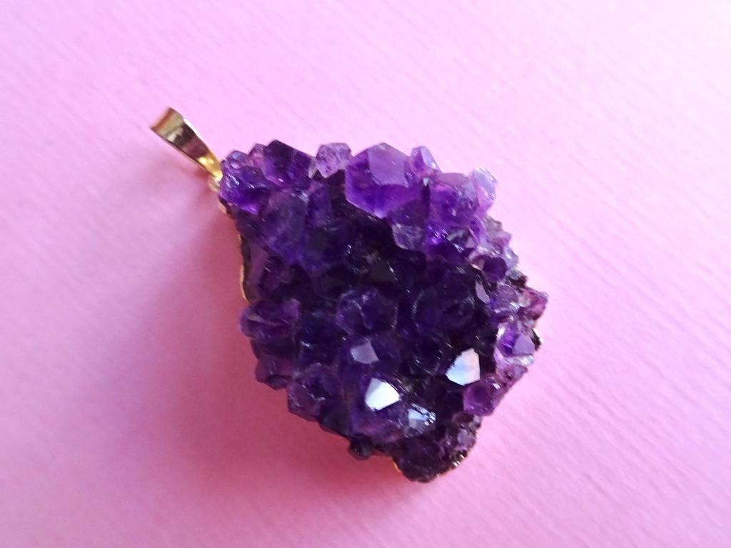 jwg Vintage 70s amethist amethyst steen hanger paars goud kl, Sieraden, Tassen en Uiterlijk, Antieke sieraden, Hanger, Overige materialen