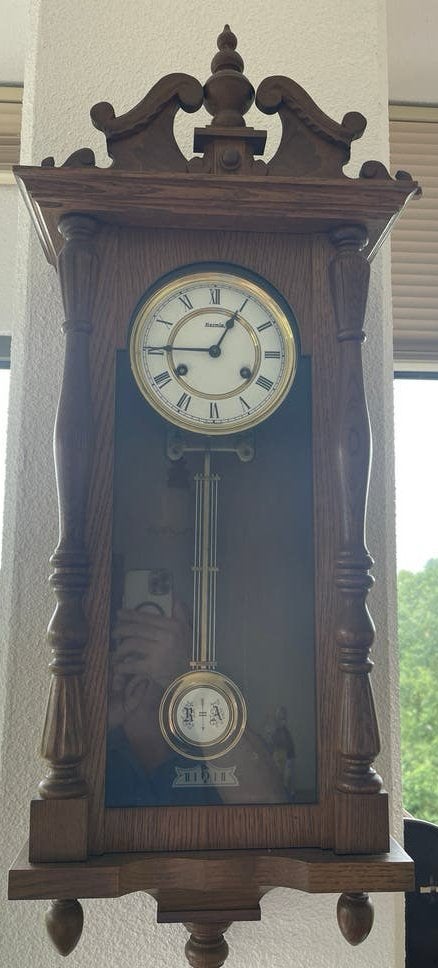 Wandklok met slinger - Hermle, Antiek en Kunst, Antiek | Klokken, Ophalen of Verzenden