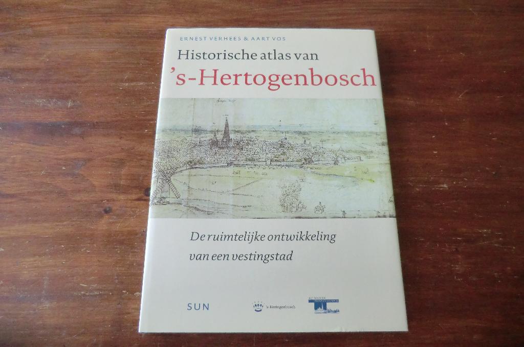 boek - Historische atlas van 's-Hertogenbosch / Den Bosch, Ophalen of Verzenden, Zo goed als nieuw