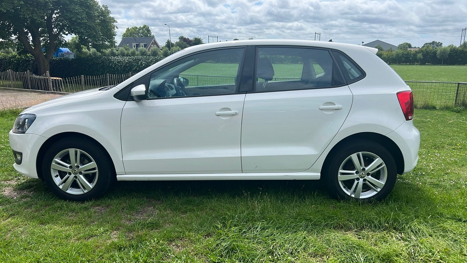 Volkswagen 2014 Wit, 967 kg, 40 €/maand, 1198 cc, Wit