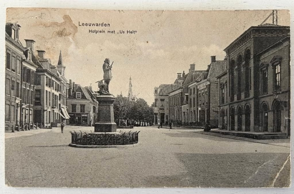 Oude Ansichtkaart - Leeuwarden - Hofplein met "Us Heit", Ophalen of Verzenden, Voor 1920, Gelopen, Friesland