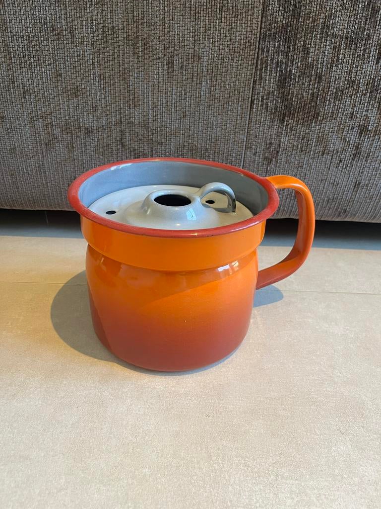 Vintage geëmailleerde theepot/fluitketel - Oranje, Theepot/fluitketel, Gebruikt, Ophalen of Verzenden, Metaal