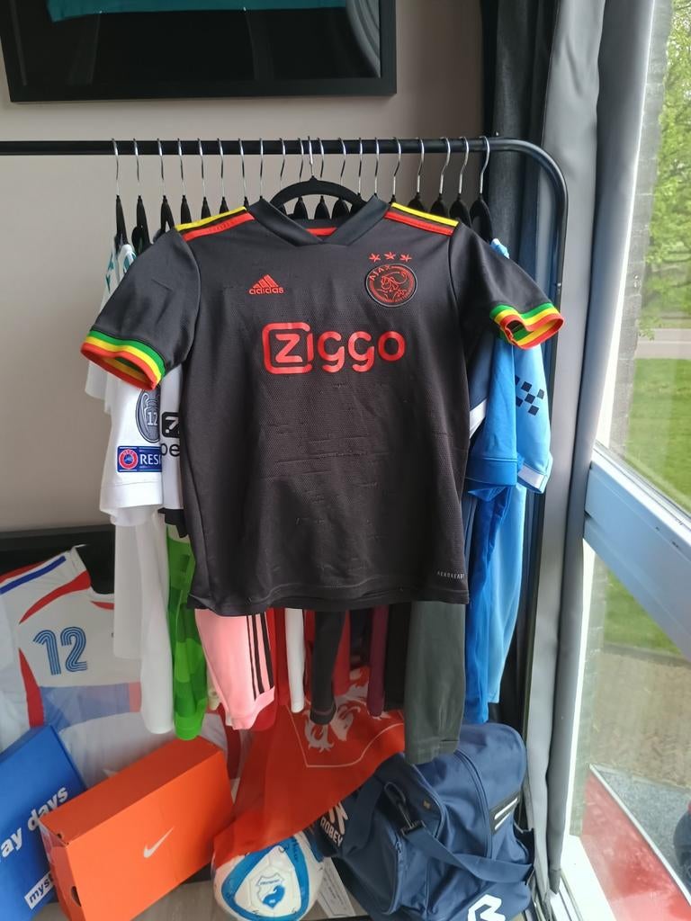 Ajax bob Marley voetbal pakje maat 11/12 jaar, Sport en Fitness, Voetbal, Maat XS of kleiner, Ophalen of Verzenden, Gebruikt, Shirt
