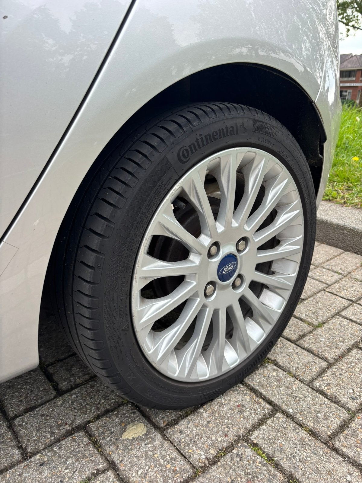 Foto 8 van Ford Fiësta 1.6 Ti-vct 88KW 5DR 2011 Grijs - APK juli 2027