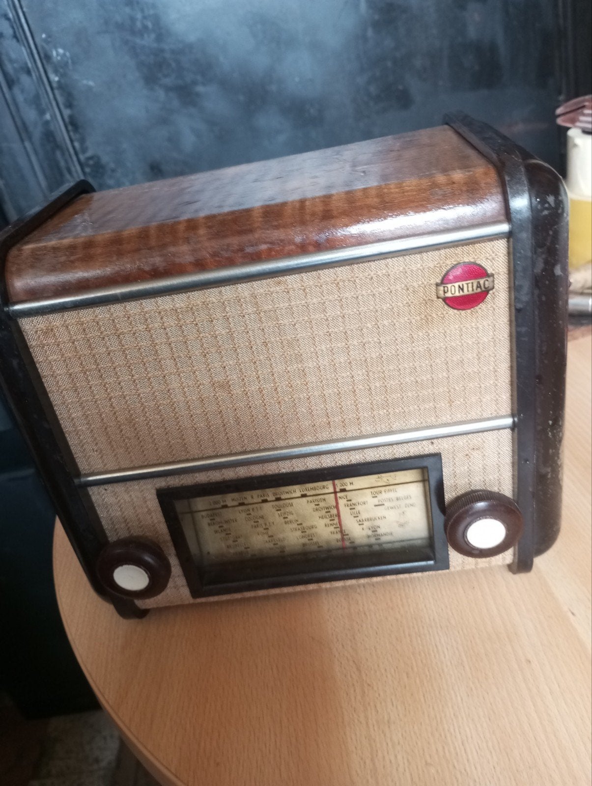 Novak Pontiac radio, Verzenden