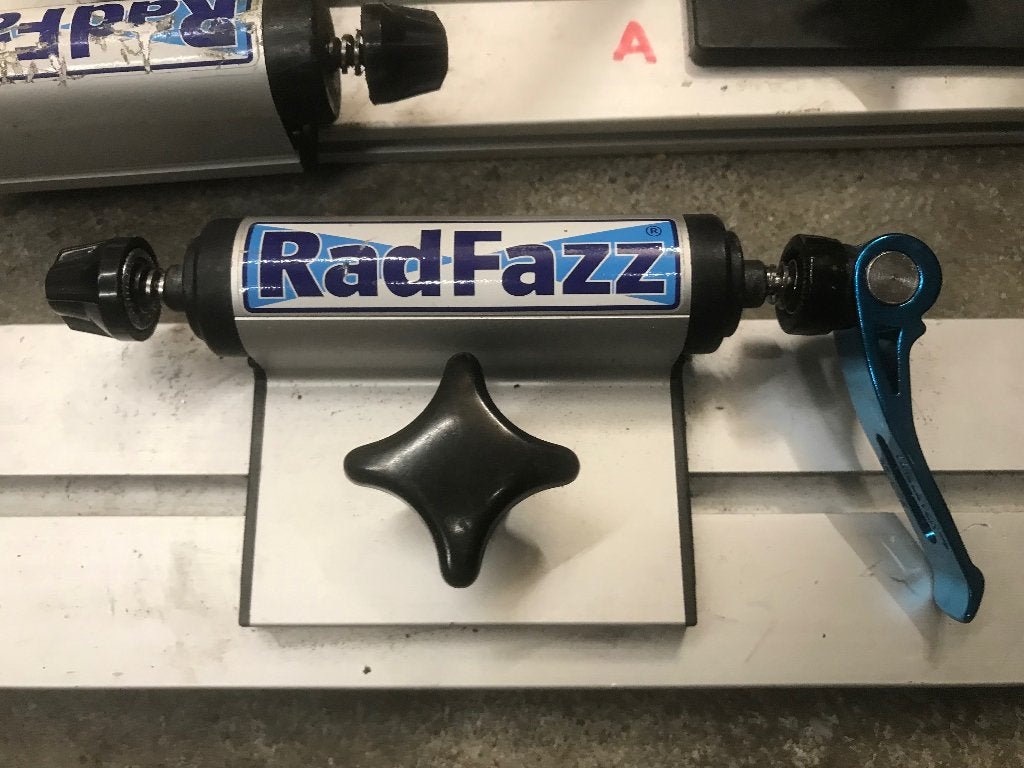 Twee fietsendragers “RadFazz” voor Hymer Exsis-t camper, Gebruikt, Elektrische fiets, 2 fietsen, Achterklepdrager