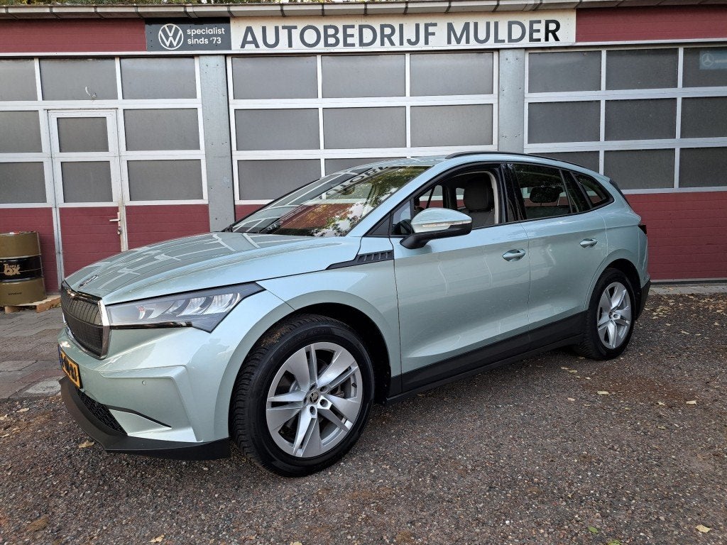 Skoda ENYAQ iV 60 180 Pk Business Edition Camera, 1/2 Leder, Auto's, Automaat, 397 km, Achterwielaandrijving, Gebruikt