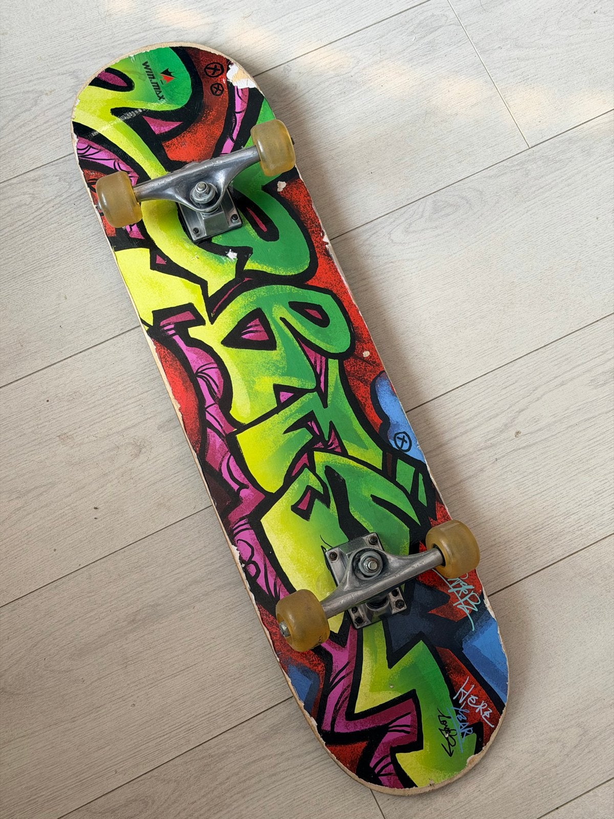 Gebruikt Skateboard met Kleurrijke Graffiti Print, Ophalen, Gebruikt, Skateboard