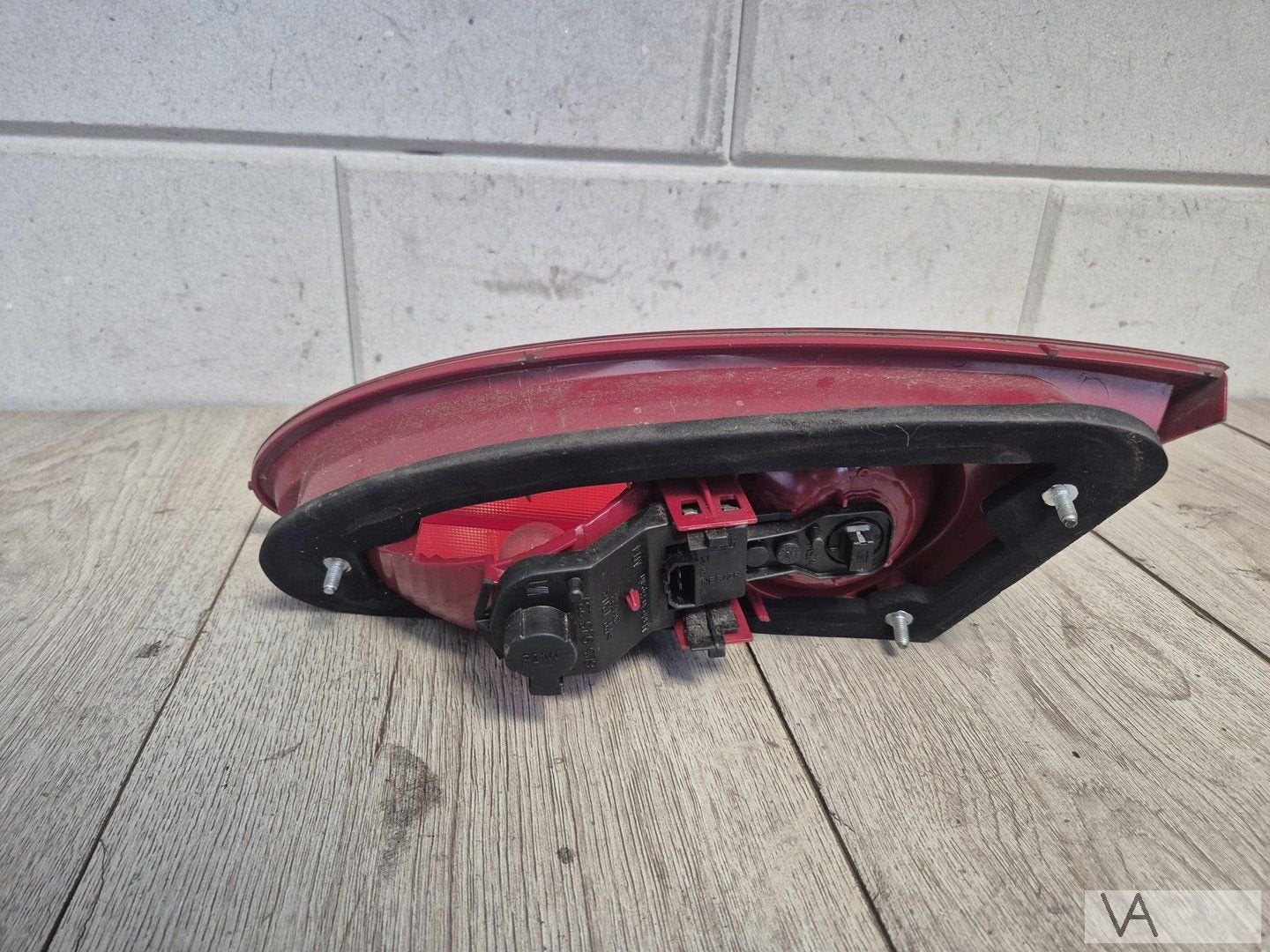 Achterlicht links op klep van Seat Leon 2005 - 2009 €50, Gebruikt, -, -, Ophalen of Verzenden
