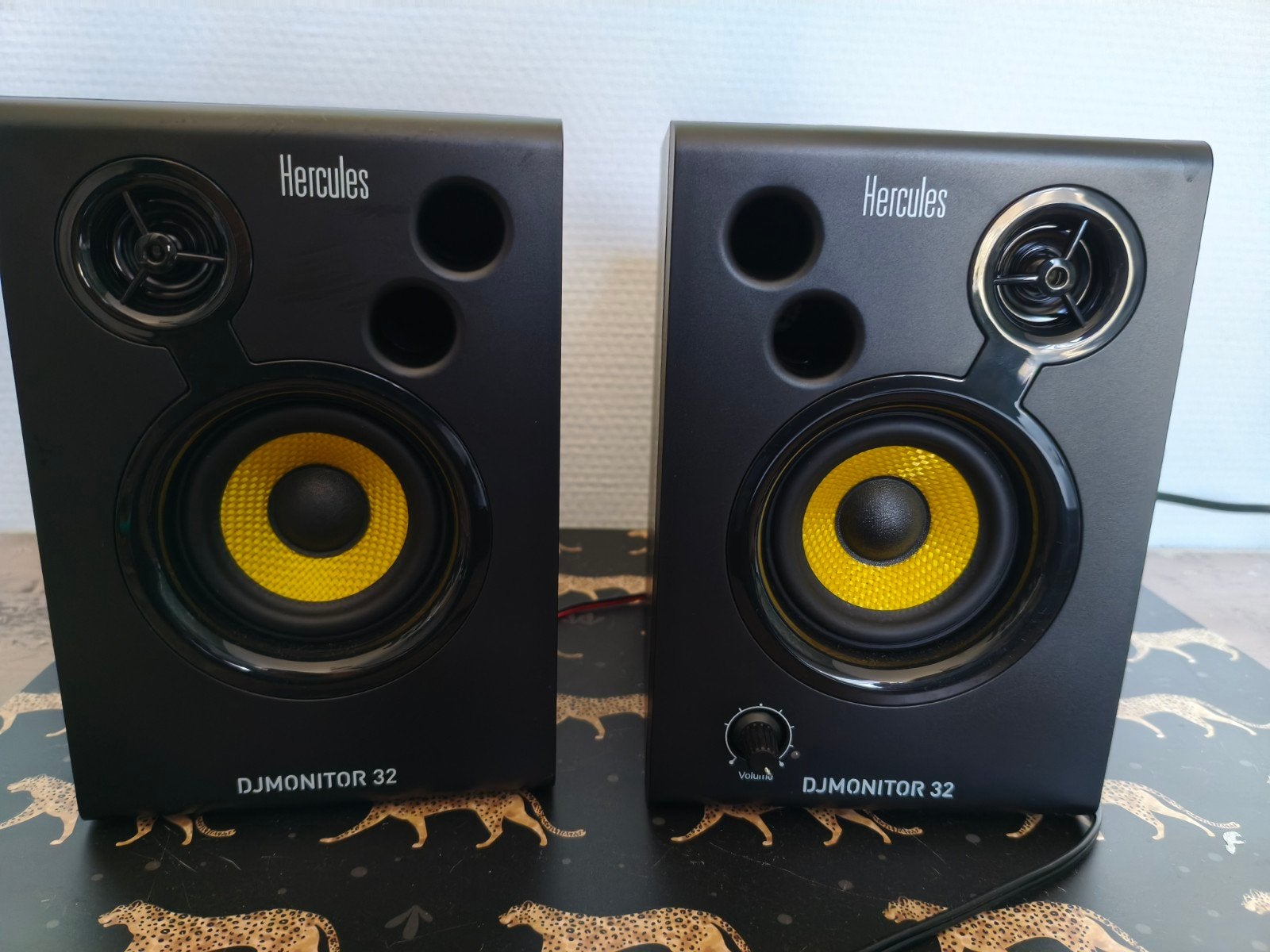 Hercules DJMonitor 32 actieve monitorspeakers