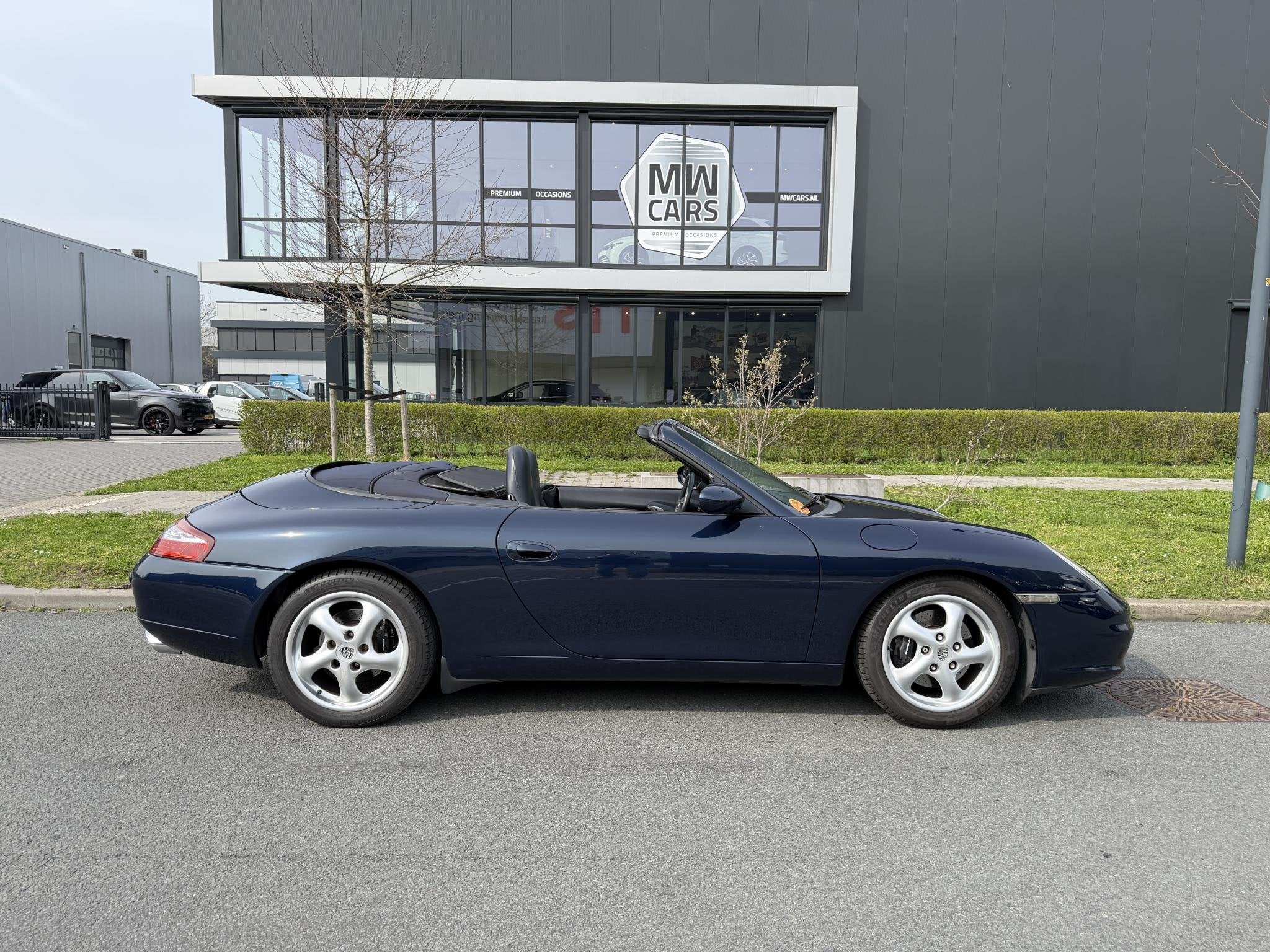 Porsche 911 Cabrio 3.4 Carrera Leder, ECC, Memory seat, Auto's, Automaat, Gebruikt, Cabriolet, 1415 kg