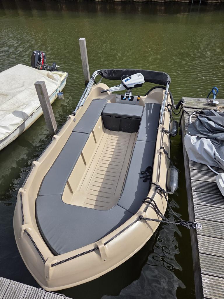 Whaly 370 met elektrische motor, 2 accu’s en hoes op maat, Ophalen, Zo goed als nieuw