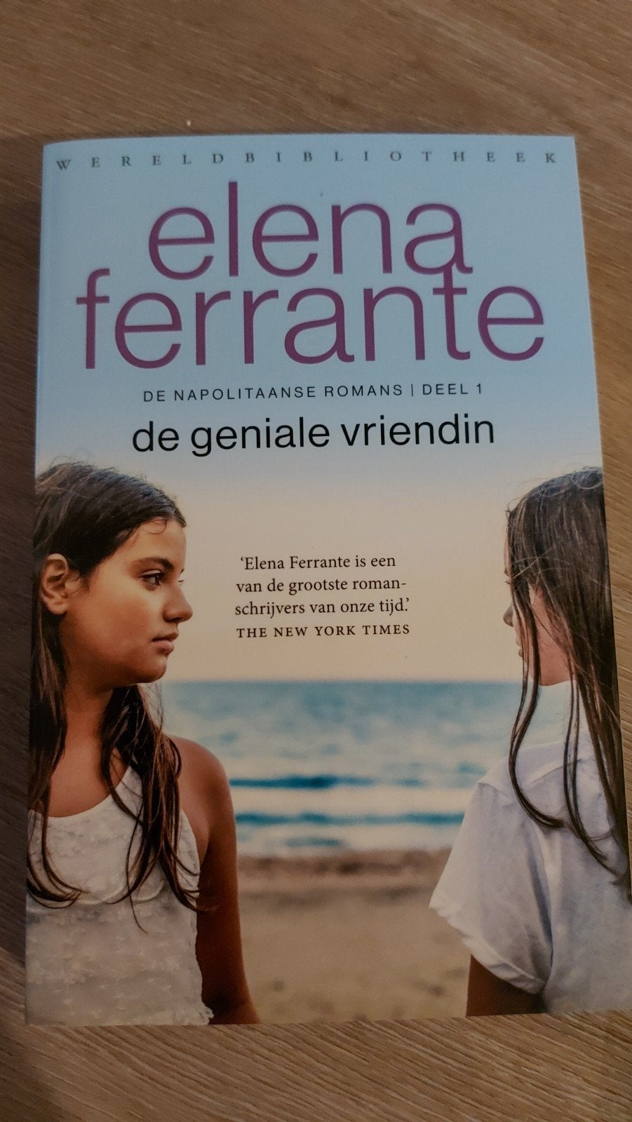 F1: Elena Ferrante - De geniale vriendin, Ophalen of Verzenden, Zo goed als nieuw, Elena Ferrante