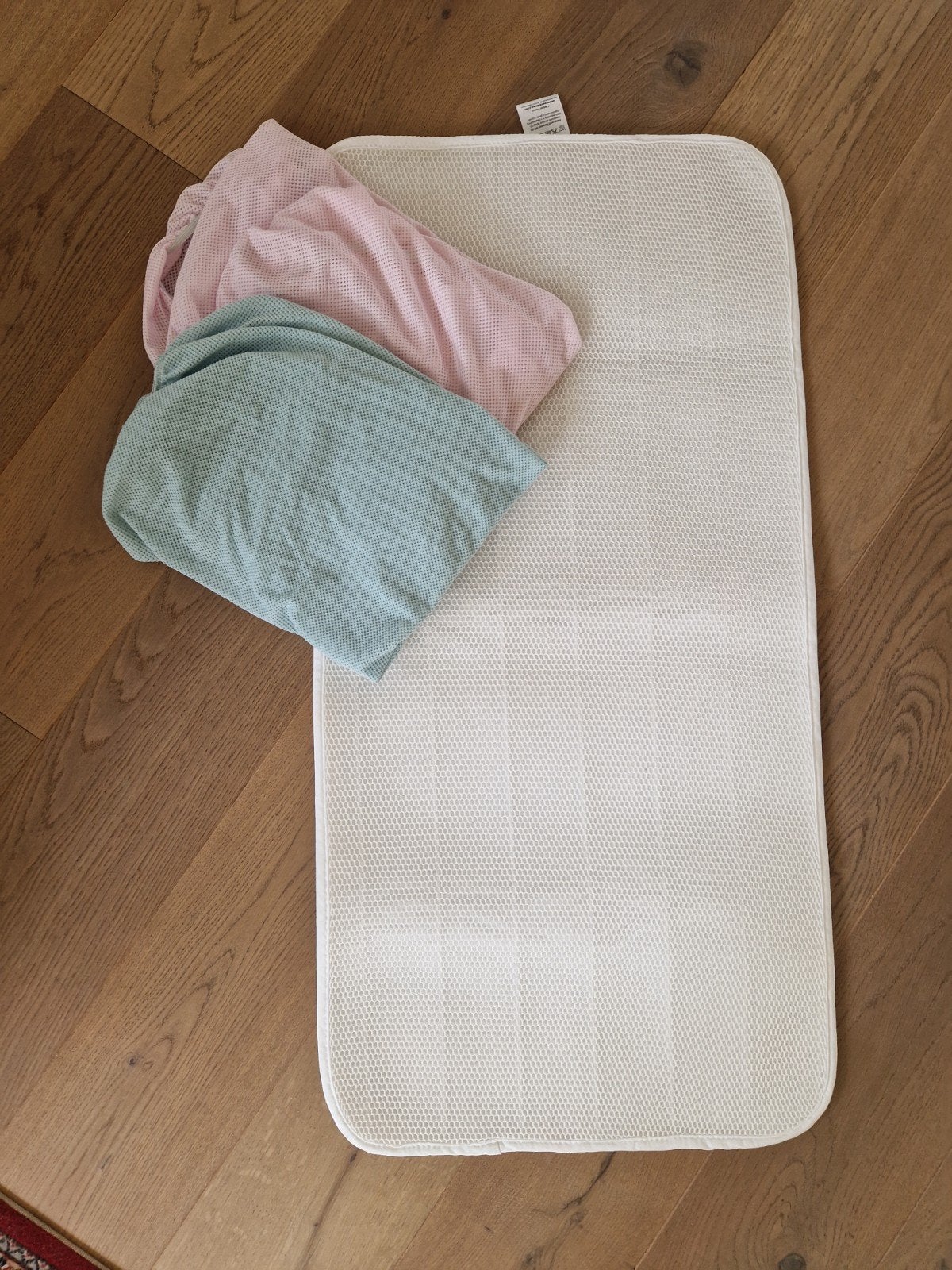 Aerosleep matras met 2 hoezen (120x60), Kinderen en Baby's, Jongetje of Meisje, Wit, Overige typen, Ophalen of Verzenden