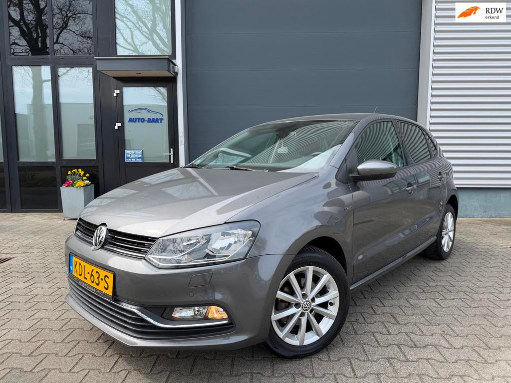 Volkswagen POLO 1.0 LOUNGE| stoelverw| Airco| beurt en apk, Stof, Gebruikt, Bedrijf, Handgeschakeld