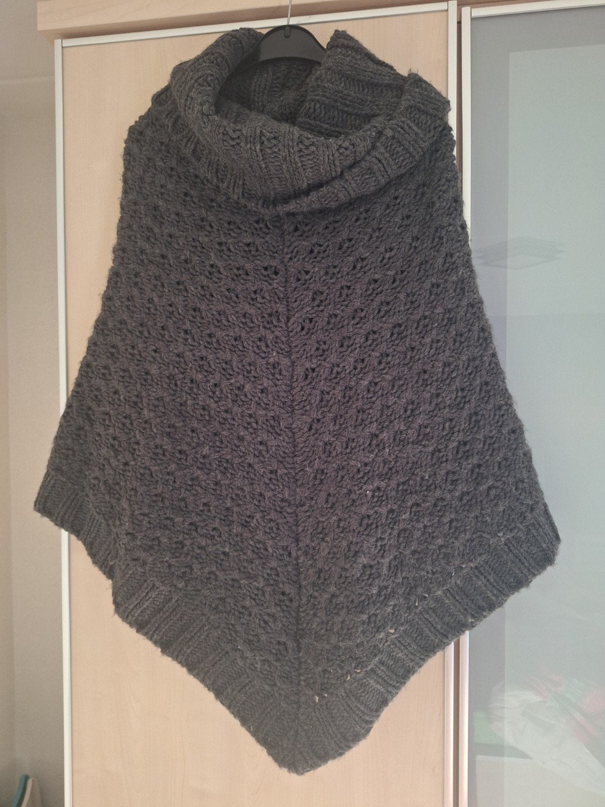 Gebreide poncho met kraag, Maat 38/40 (M), The Sting, Ophalen of Verzenden, Zo goed als nieuw