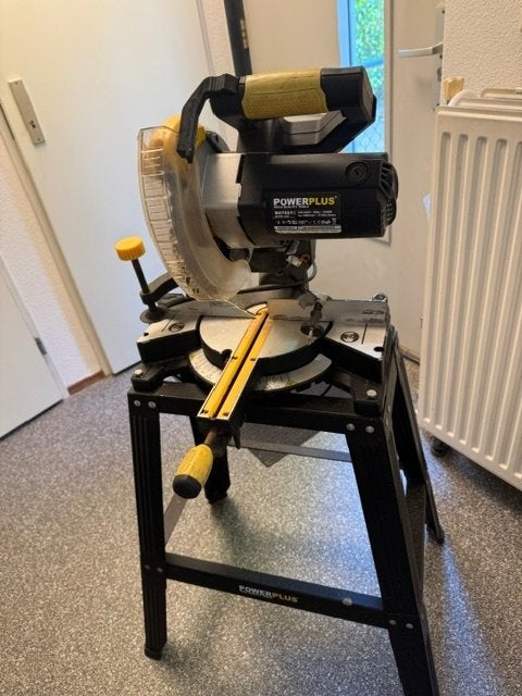 Powerplus Afkortzaag x07551T 1400w, Tuin en Terras, Ophalen, Zo goed als nieuw, Elektrisch, Powerplus