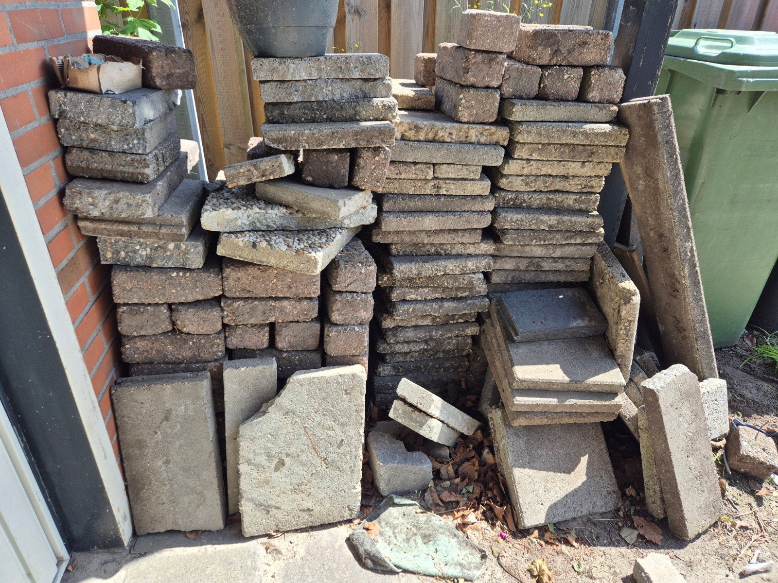 Gratis stoeptegels en klinkers, Tuin en Terras, Ophalen of Verzenden, Gebruikt, Beton, Klinkers