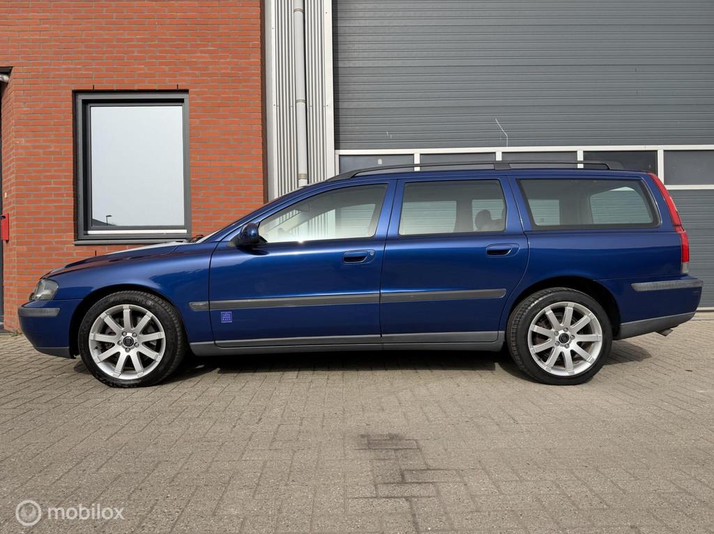 Volvo V70 2.4T Aut. Ocean Race - blijvend Youngtimer, Stoelverwarming, Blauw, 2435 cc, Grijs