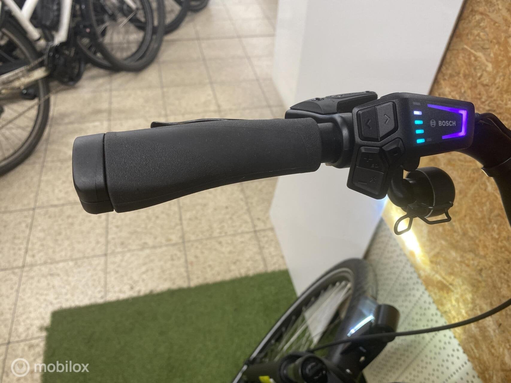 Foto 10 van BATAVUS FINEZ PT E-GO POWER SPORT BOSCH 750WH 48 CM NIEUW