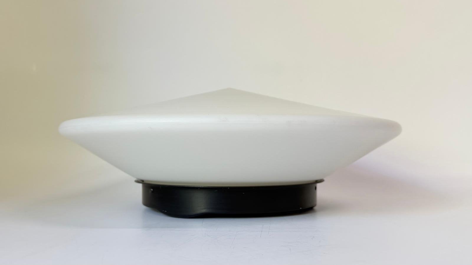 RAAK discus groot model P1411 plafondlamp wandlamp opaalglas, Huis en Inrichting, Ophalen of Verzenden, Zo goed als nieuw, Glas