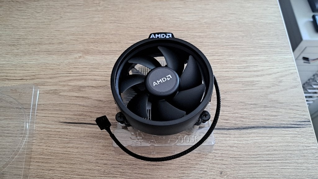 AMD Wraith Stealth CPU koeler (voor AM4 Ryzen CPU's), Ophalen of Verzenden, Zo goed als nieuw, Luchtkoeling