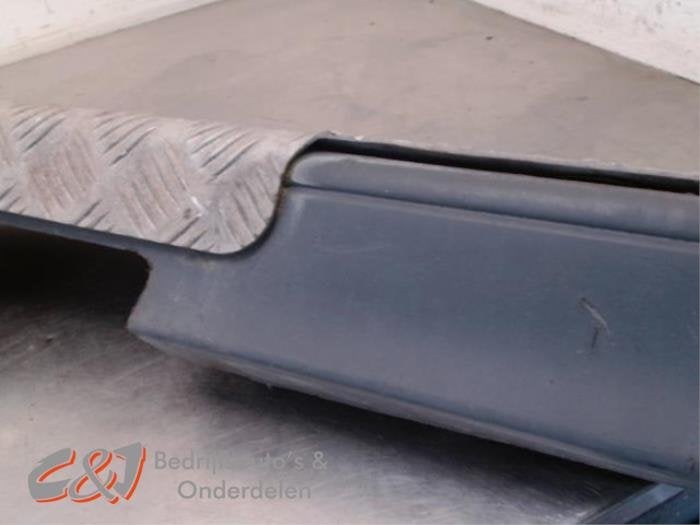 Achterbumper van een Opel Vivaro, Gebruikt, -, -, Opel