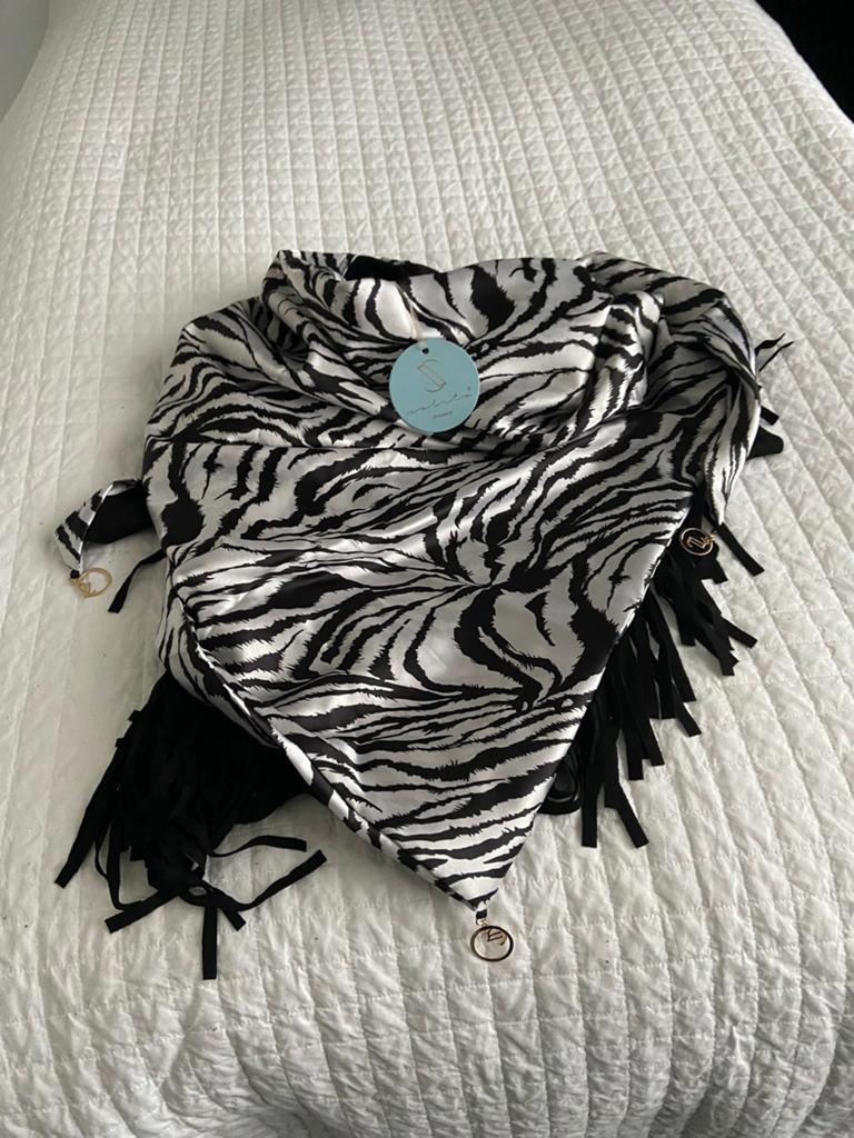 Solita sjaal.  Nieuw met kaartje., Kleding | Dames, Mutsen, Sjaals en Handschoenen, Verzenden, Maat 42/44 (L), Nieuw, Solita