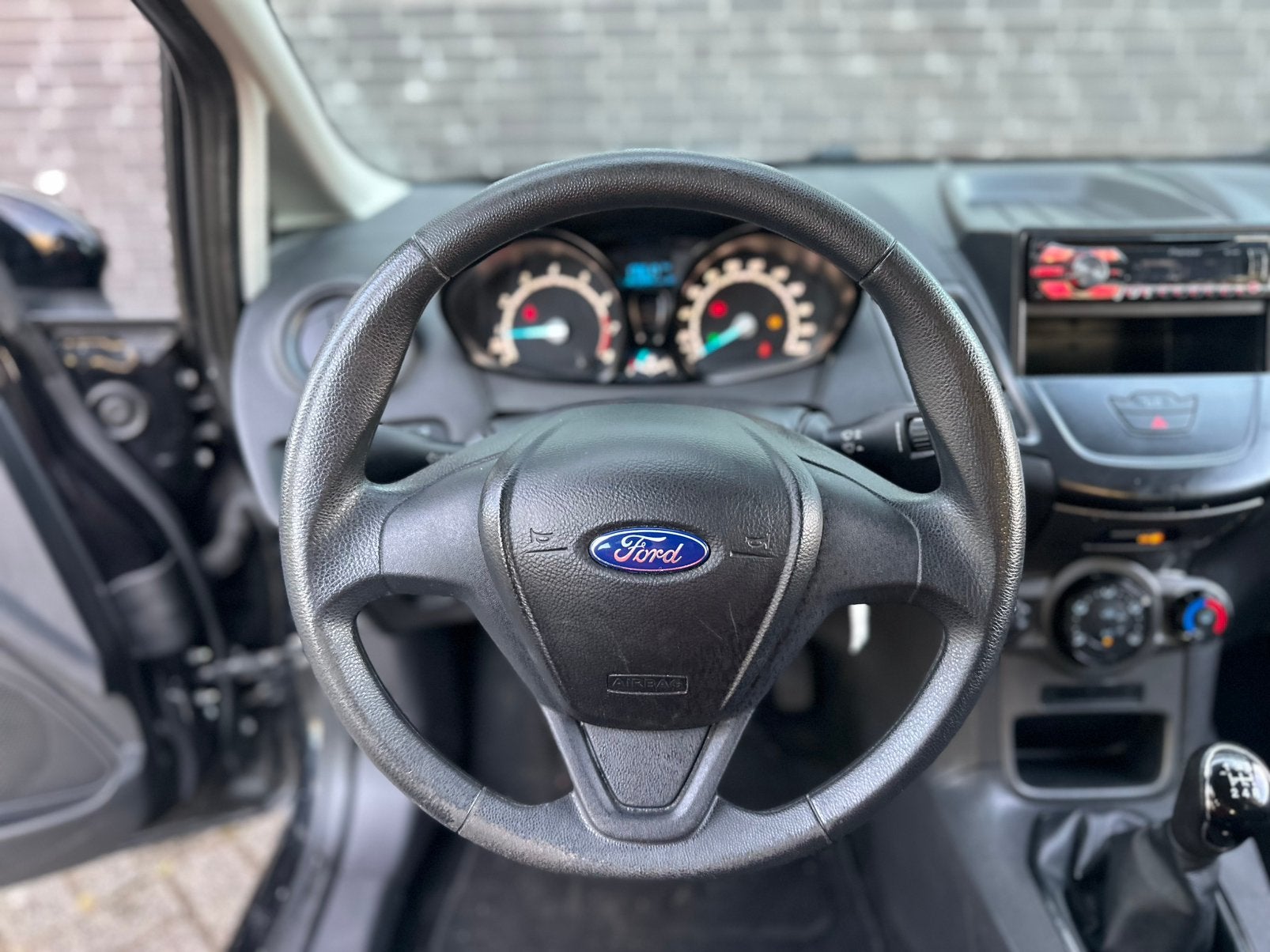 Foto 17 van Ford Fiësta 1.25 44KW 3DR 2014 Zwart/17INCH/CRPLY/NW ONDRHD