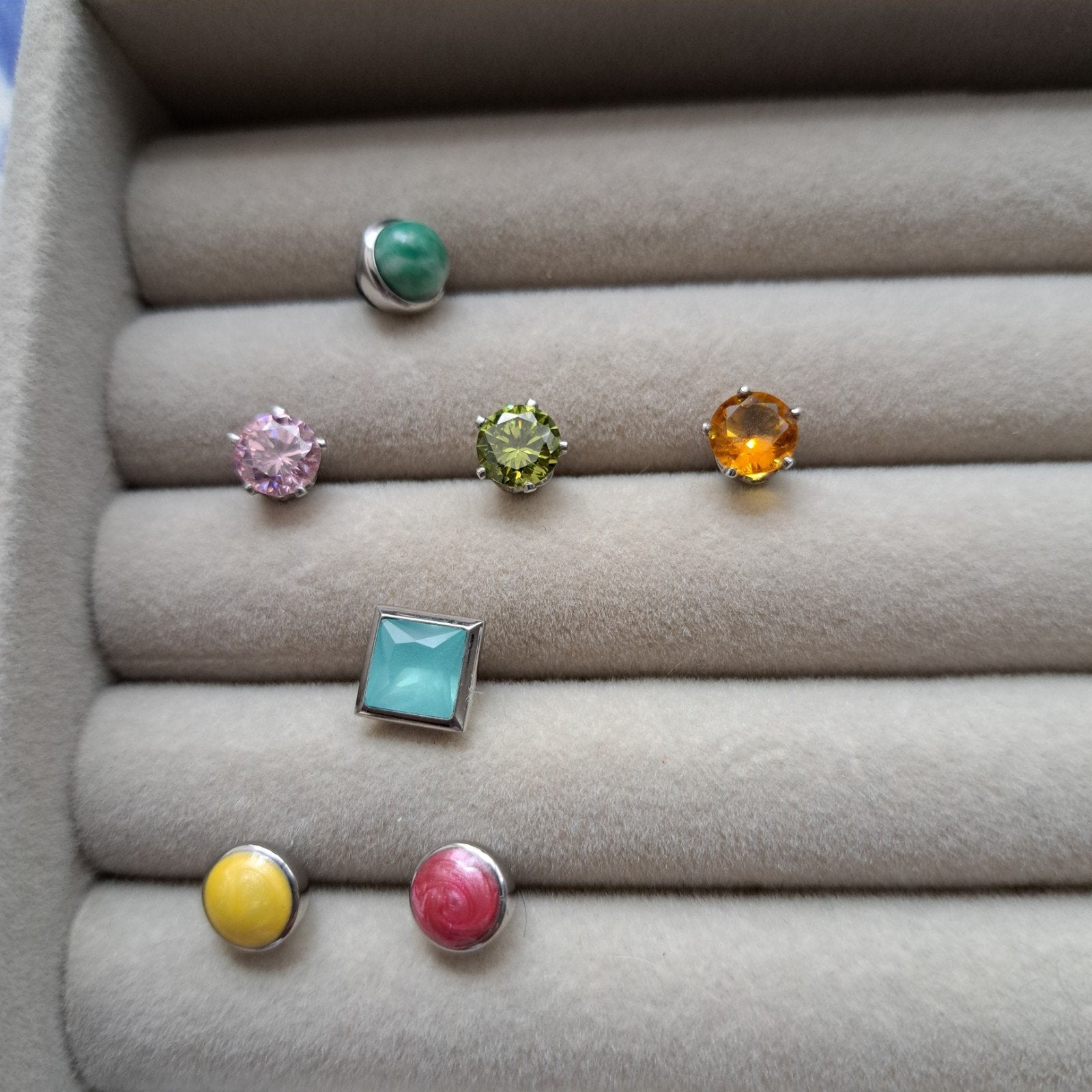 (r) *5* MelanO meddys zilverkleurig twisted ring etc, Overige materialen, Zo goed als nieuw, 4 bedels of meer, Ophalen