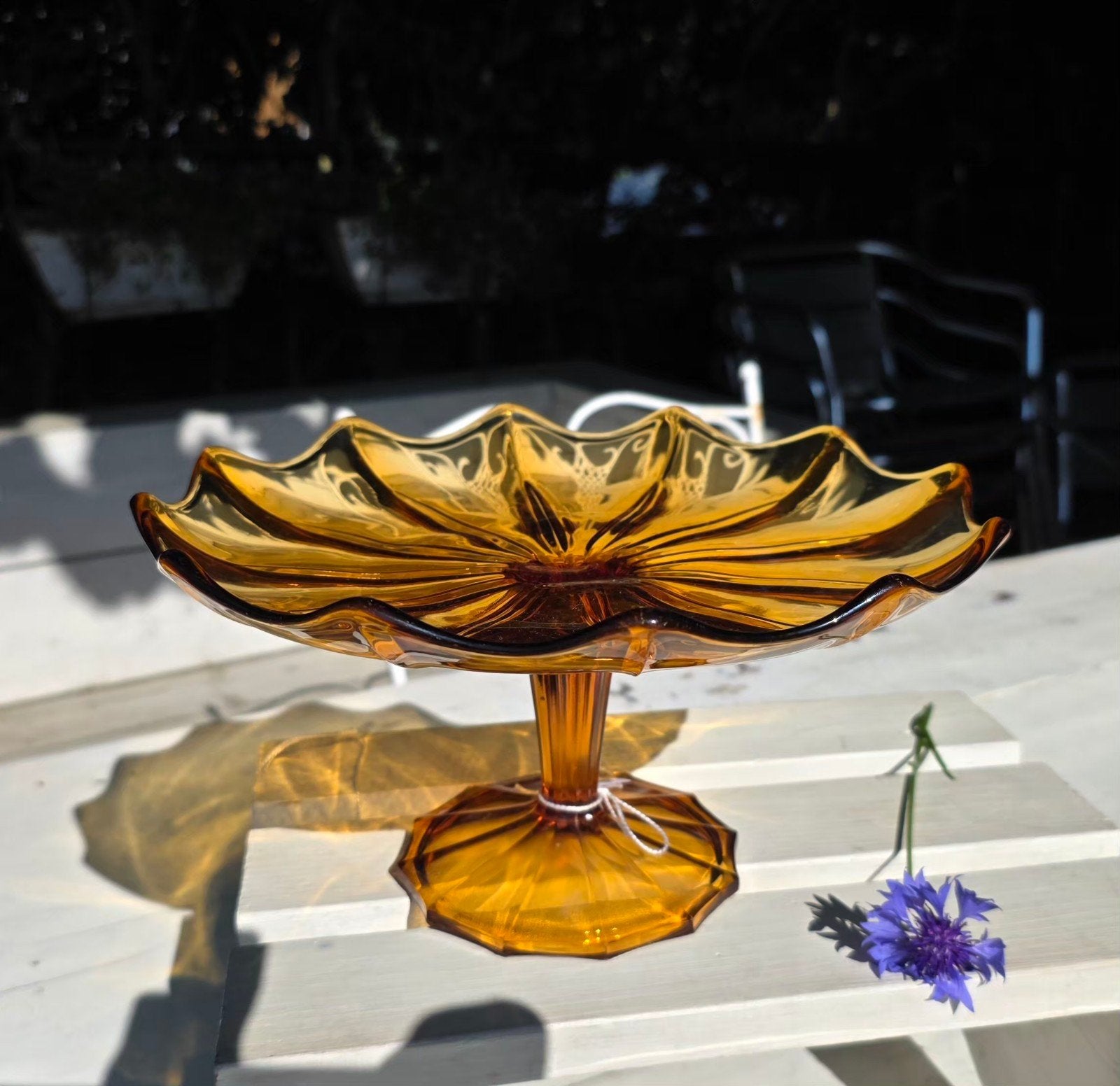 Persglas Art Deco serveer Schaal op Voet Amber Vintage, Ophalen of Verzenden