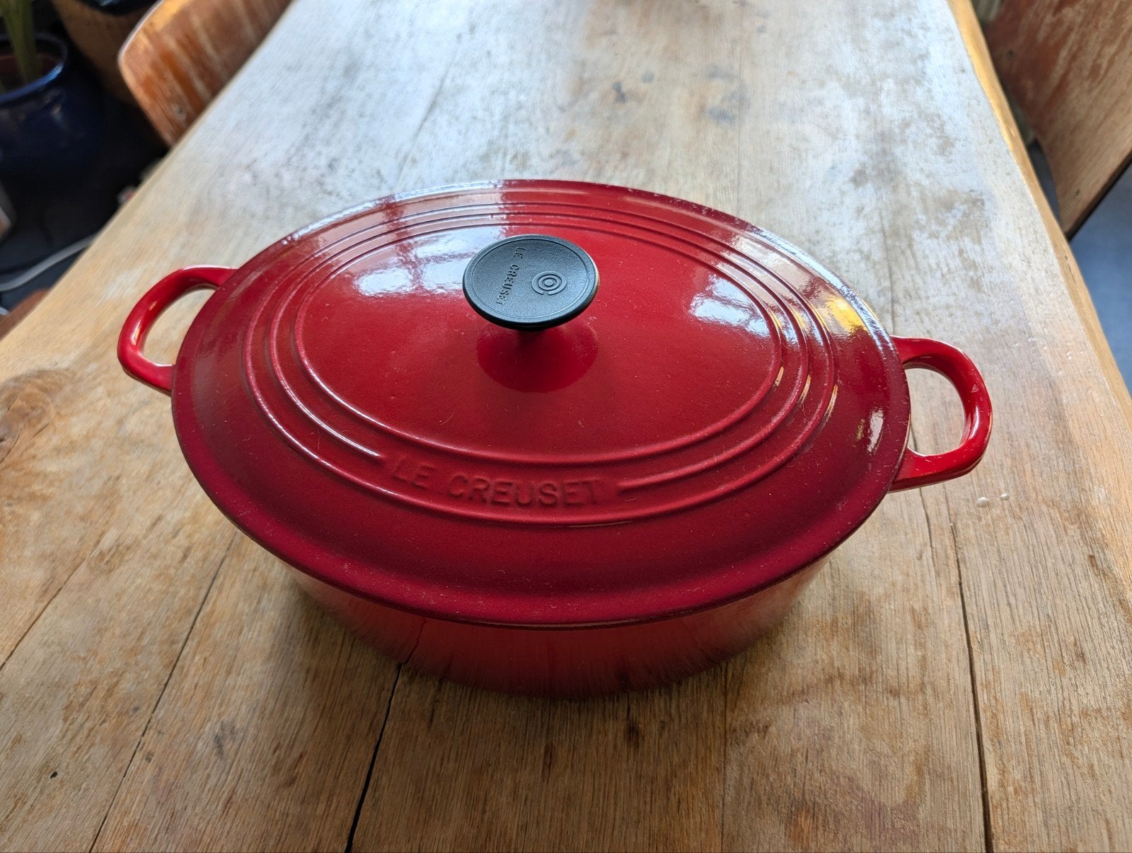 Le Creuset Ovale Braadpan 31 cm - Kersenrood, Gebruikt, Le Creuset, Ophalen of Verzenden, Met deksel