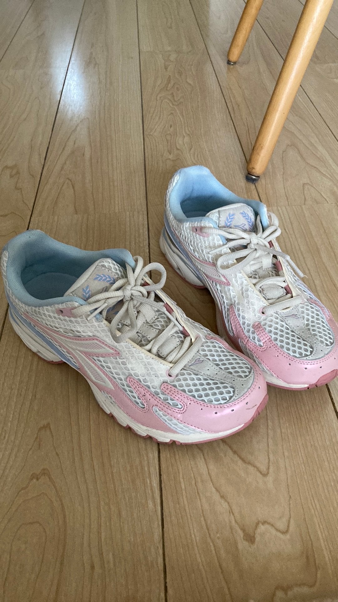 Diadora sneakers zgan mt 40, Ophalen of Verzenden, Zo goed als nieuw, Sneakers of Gympen
