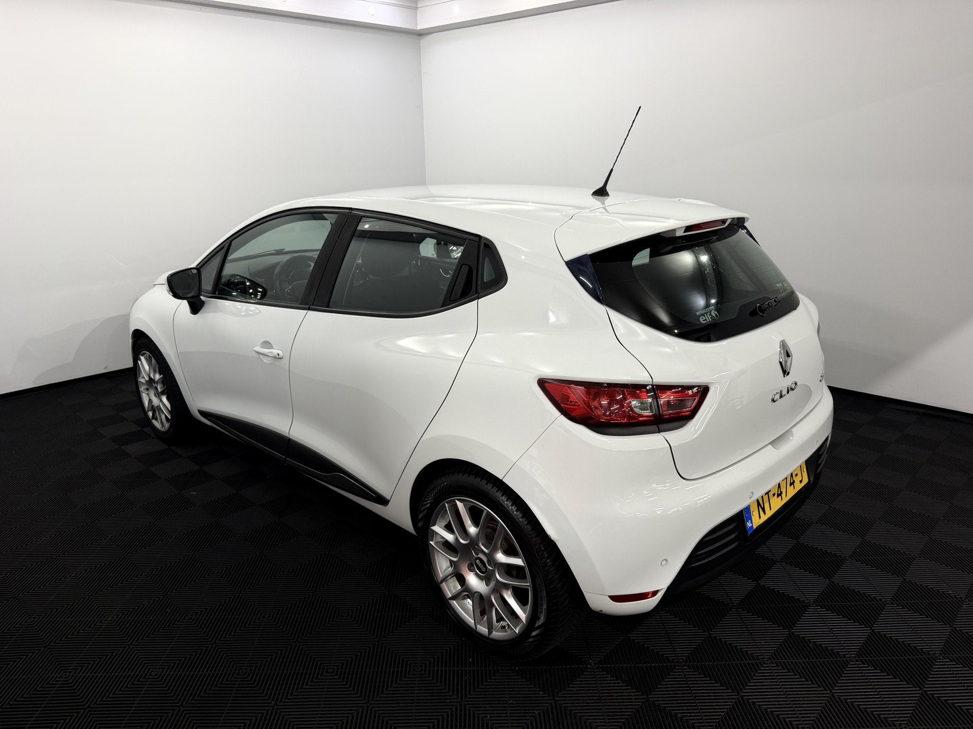 Renault Clio 1.5 dCi Ecoleader Zen Airco, Parkeersensoren, N, Auto's, Voorwielaandrijving, Stof, Gebruikt, Wit