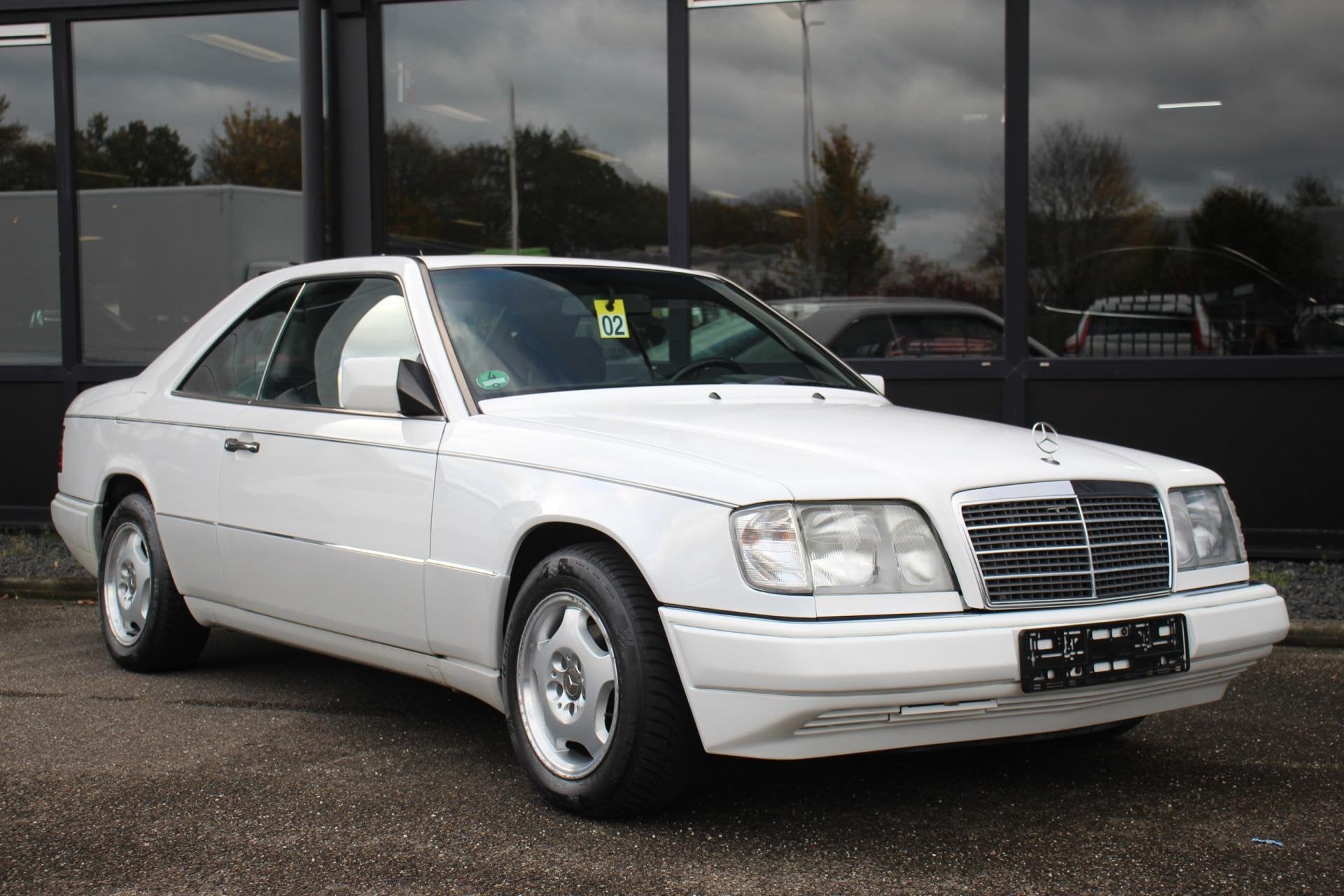 Mercedes-Benz 200-serie 200-500 (W124) 220 CE Automaat, ORIG, Auto's, Stof, 2199 cc, 150 pk, Wit