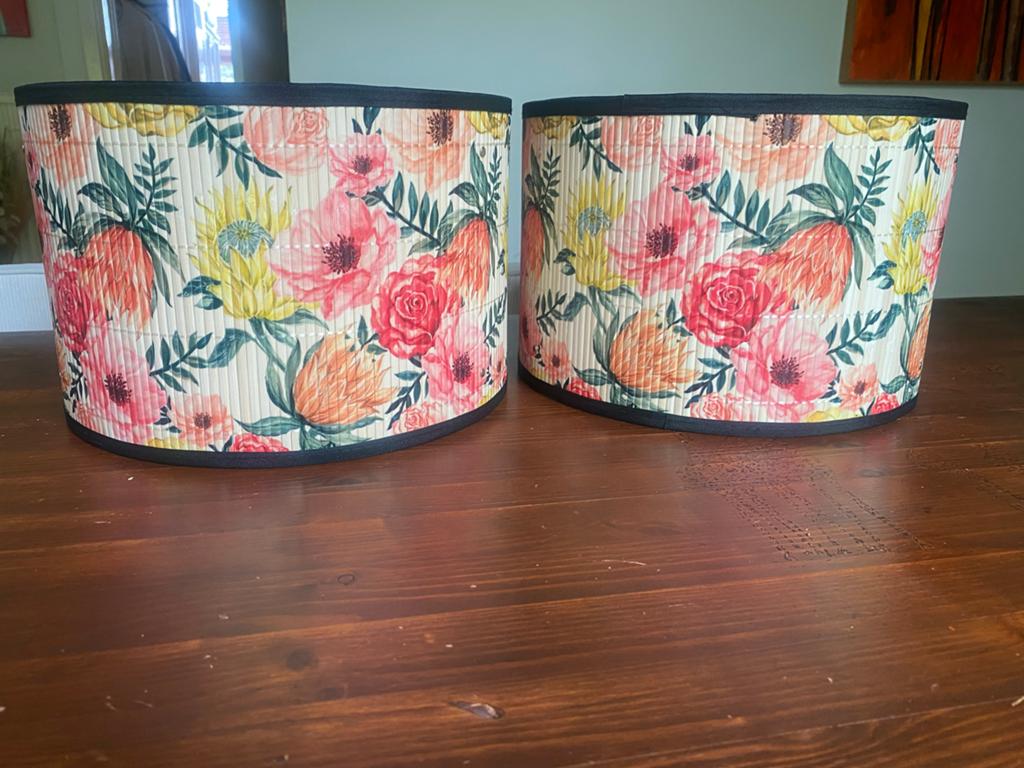 Set van 2 bloemen lampenkappen, nieuw, Huis en Inrichting, Lampen | Lampenkappen, Wit, Rond, Nieuw, Ophalen of Verzenden