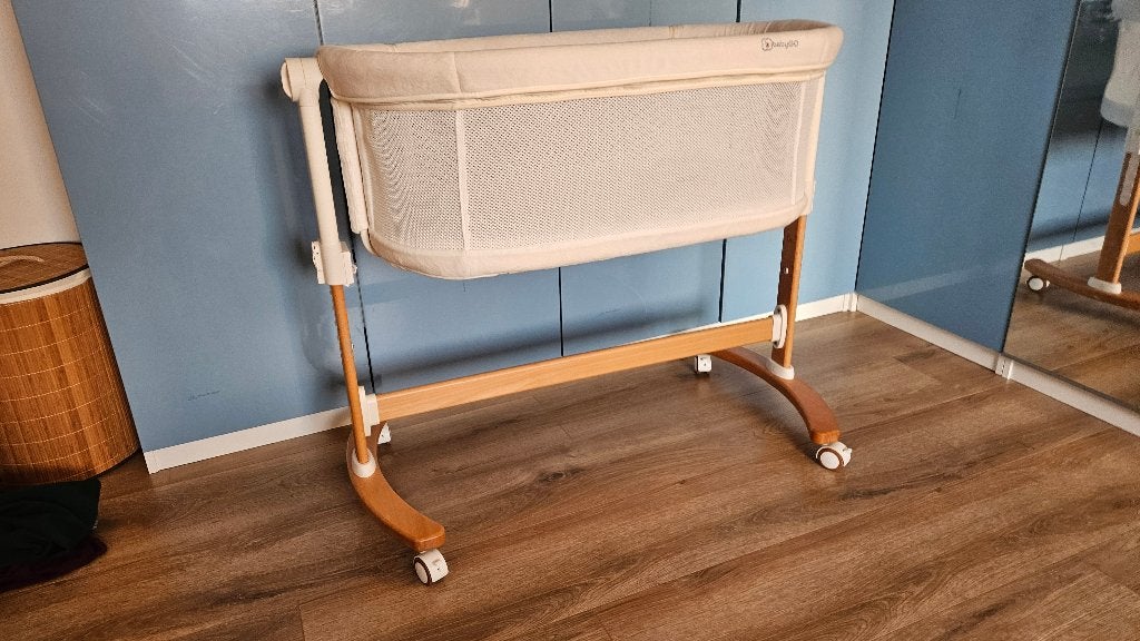 BabyGO wiegje co-sleeper wit/hout met hoeslaken+molton, Ophalen, Zo goed als nieuw, Wieg