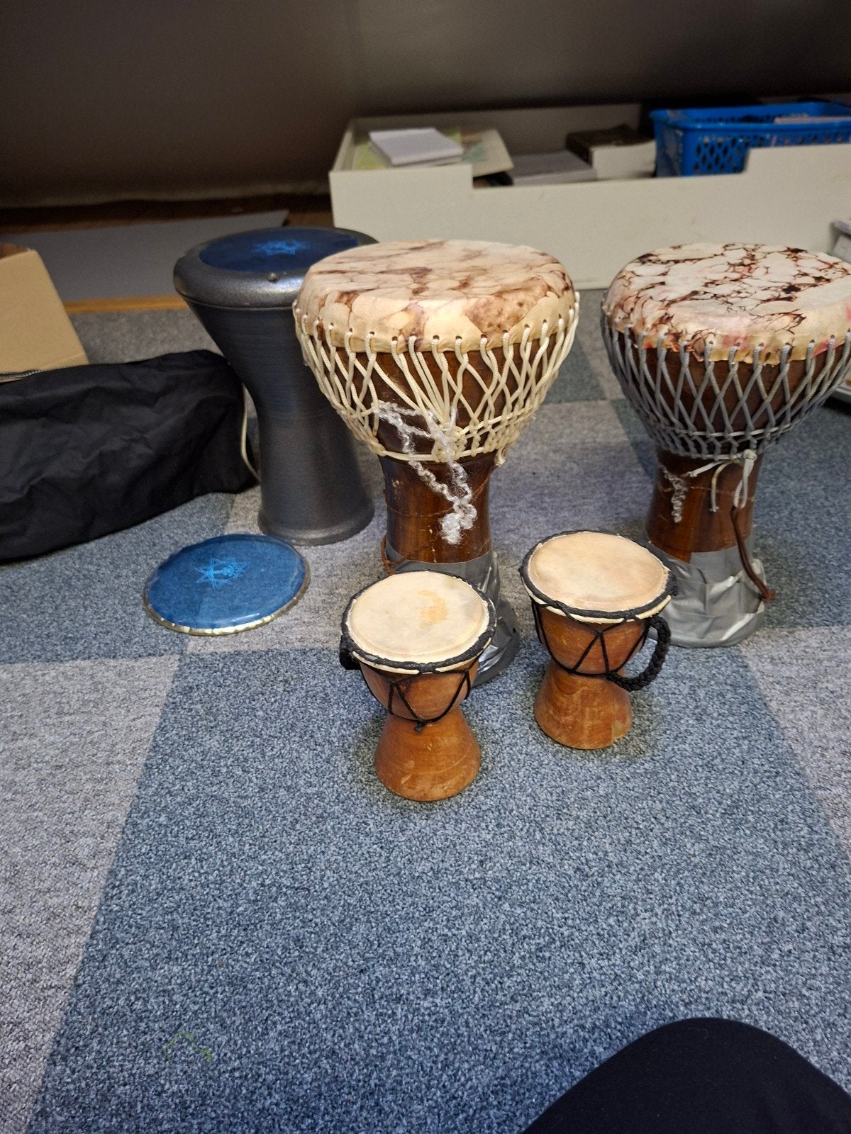 Djembe en Darbuka trommels met draagtas, Muziek en Instrumenten, Ophalen of Verzenden, Gebruikt, Overige merken