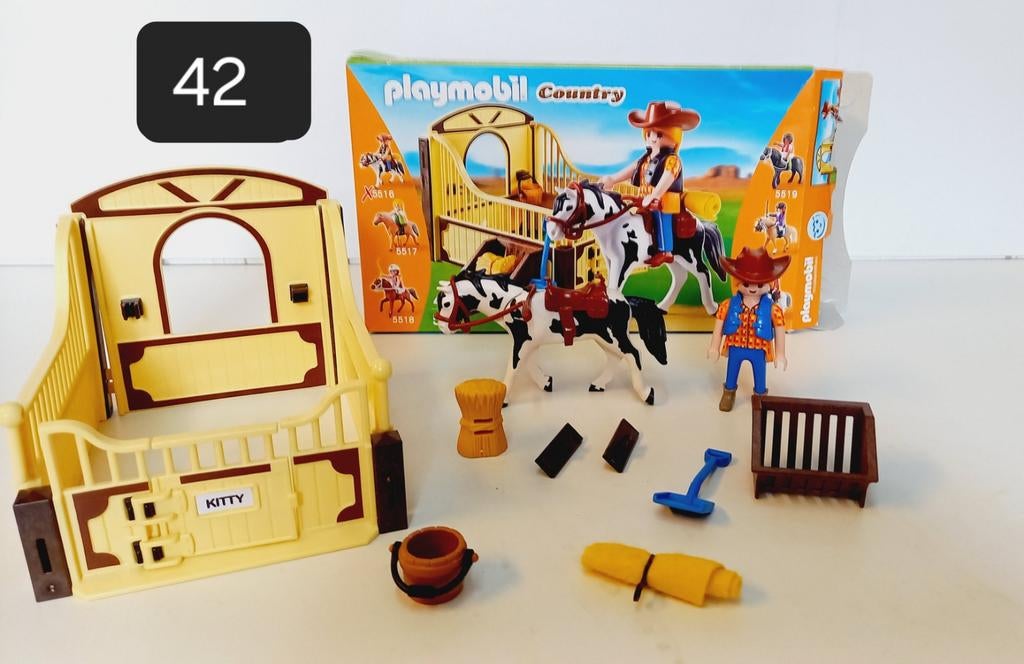 Playmobil paarden box compleet als nieuw in doos, Ophalen of Verzenden, Zo goed als nieuw