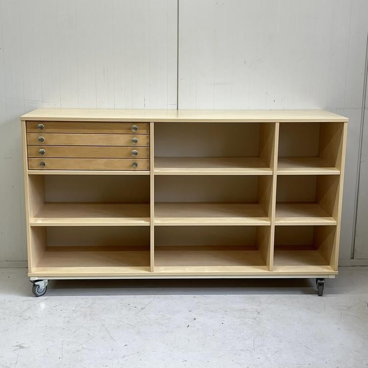 Vintage schoolkast knutselkast papier boekenkast op wielen, Ophalen, Met plank(en), Gebruikt, Overige materialen