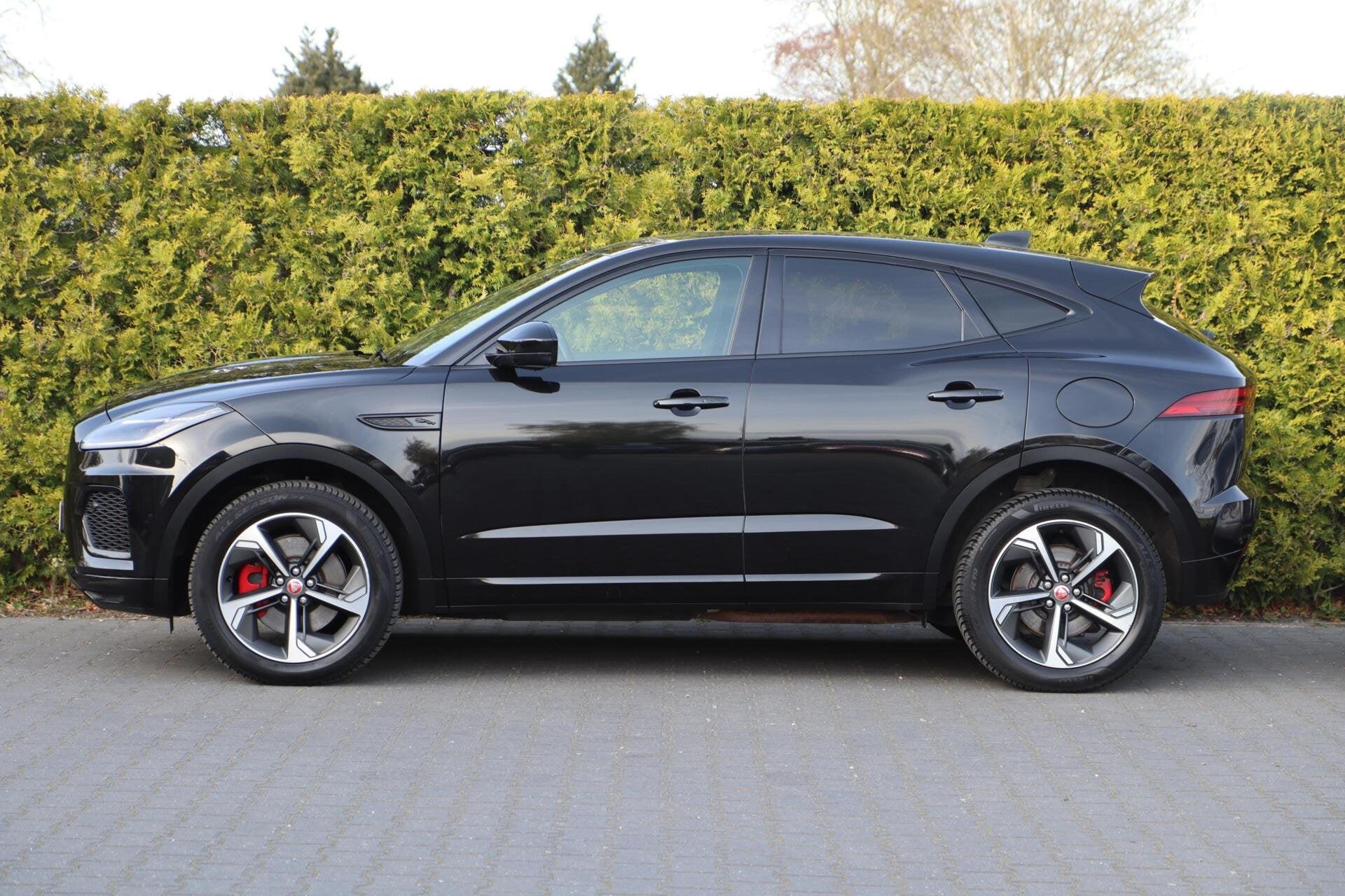 🔥 Jaguar E-Pace P300e 309PK ⚡ R-Dynamic| AWD | Pano ☀, Auto's, Automaat, 2102 kg, Verwarmde buitenspiegels, Zwart