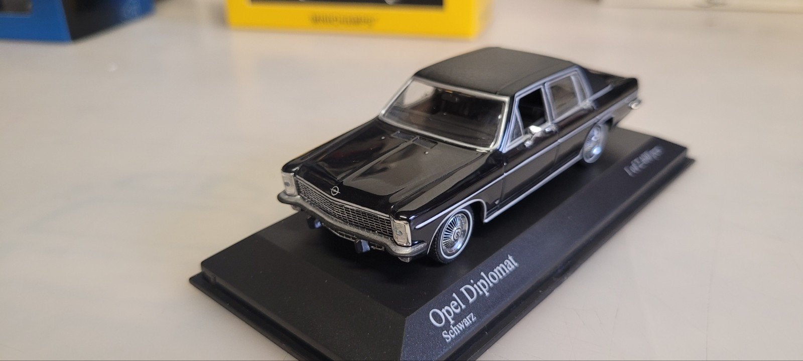 Minichamps 1968 Opel Diplomat, Ophalen of Verzenden, Zo goed als nieuw, Auto, MiniChamps