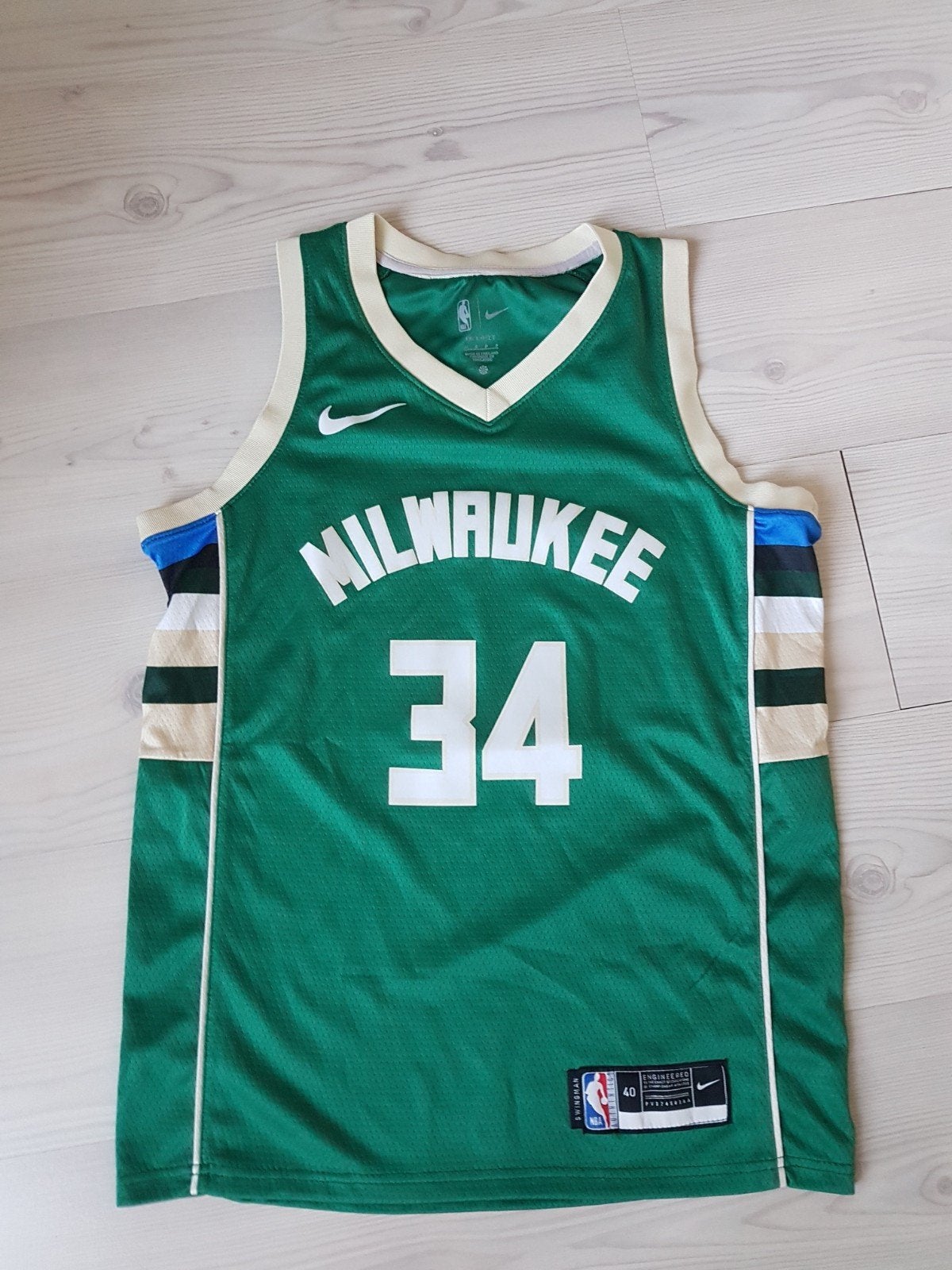 Milwaukee Bucks NBA jersey size small, Ophalen of Verzenden, Nieuw, Kleding